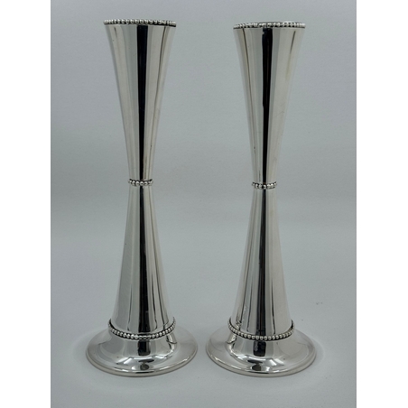 פמוט קונוס חלק