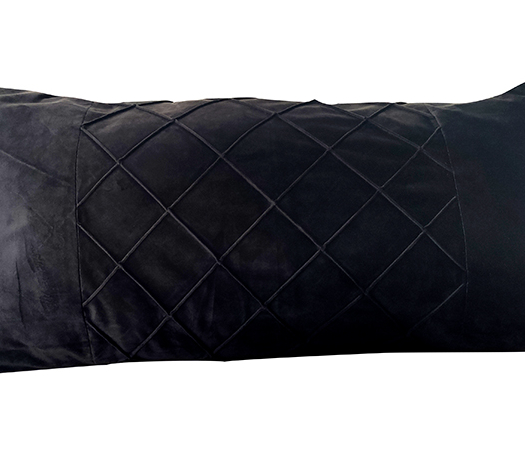 כרית נוי דגם גו`לי קטיפה מעויינים עם קדר בצבע שחור בגודל 45/90 ס