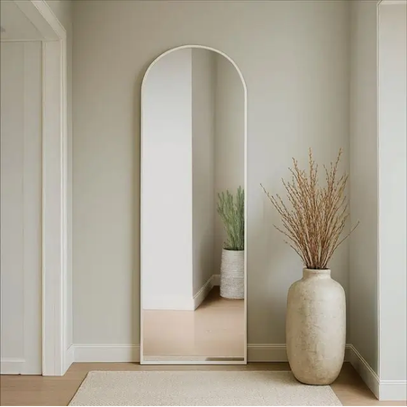 מראה חצי עגולה לבנה