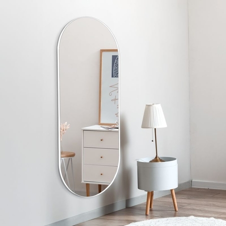 מראה חצי עגולה לבנה