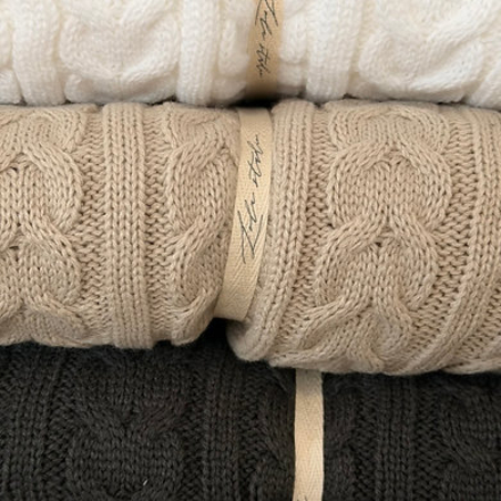 שמיכה סרוגה