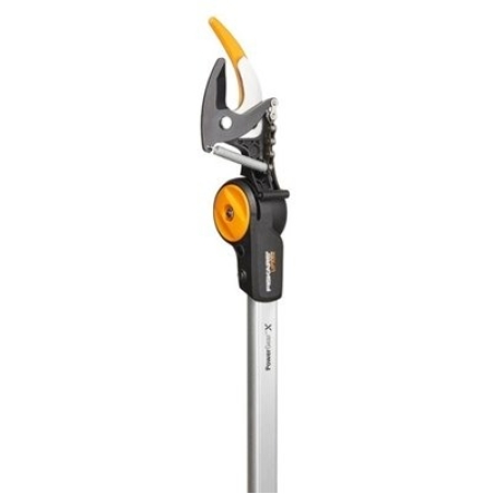 מזמרת גובה לעצים 158 ס”מ UPX82 מבית FISKARS