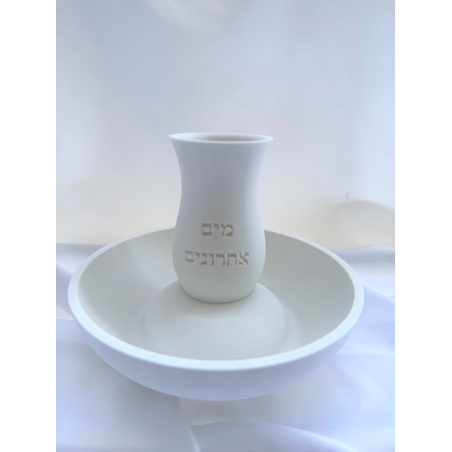 מים אחרונים