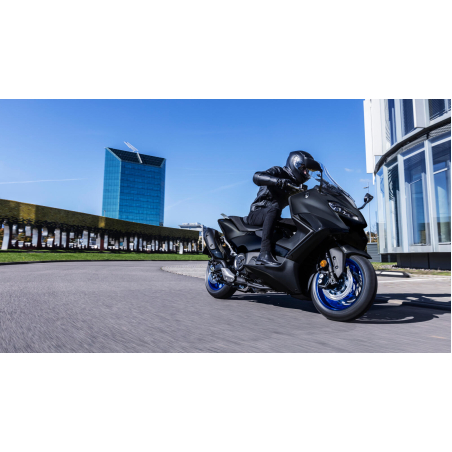 TMAX 560