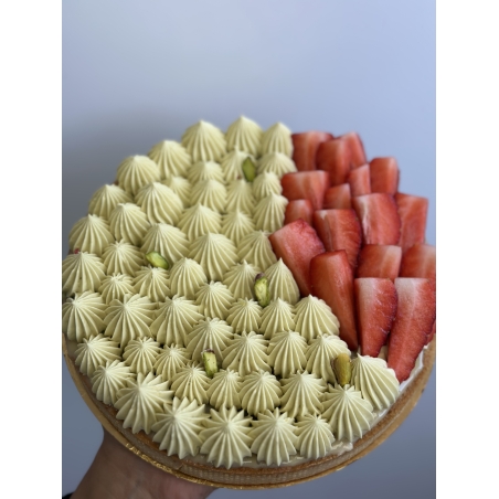 טארט פיסטוק & תותים/ אוכמניות