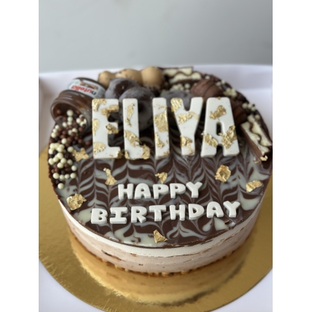 עוגת בסקוויטים טריקולד מעוצבת