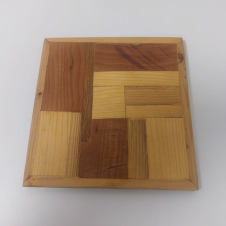 משטח לסירים מעץ דגם פסיפס חום כהה ובהיר