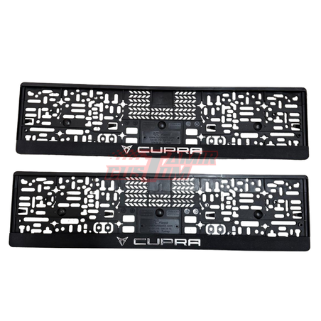 זוג מסגרות ללוחית רישוי עם סמל קופרה