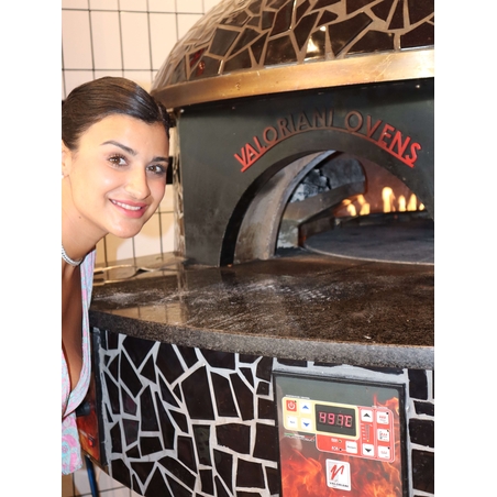 יום צילומי תוכן בפיצריה לירי ביג