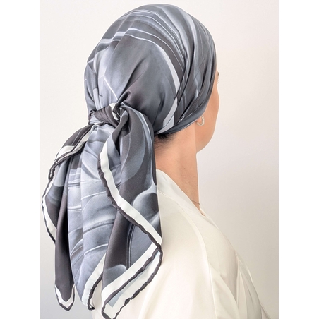 מטפחת מרובעת סאטן גרפיט