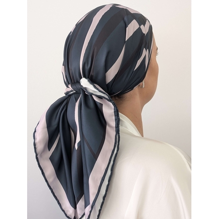 מטפחת מרובעת סאטן לורנס