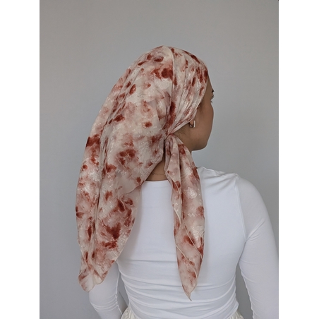 מטפחת מרובעת אביבית - שיפון רקום