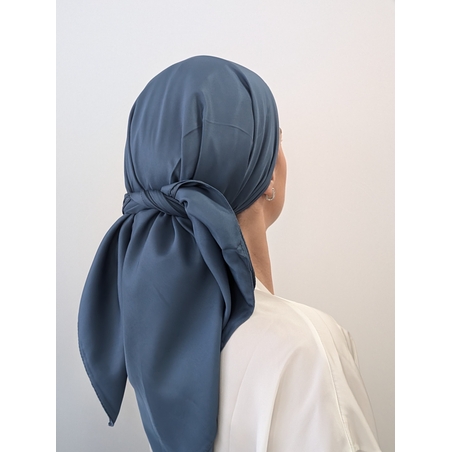 מטפחת מרובעת משי סאטן כחול