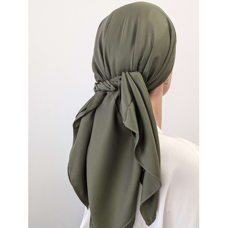 מטפחת מרובעת משי סאטן ירוק זית