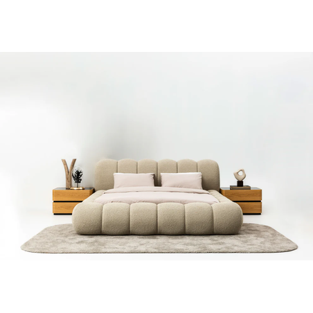 מיטה עם בד קטיפה