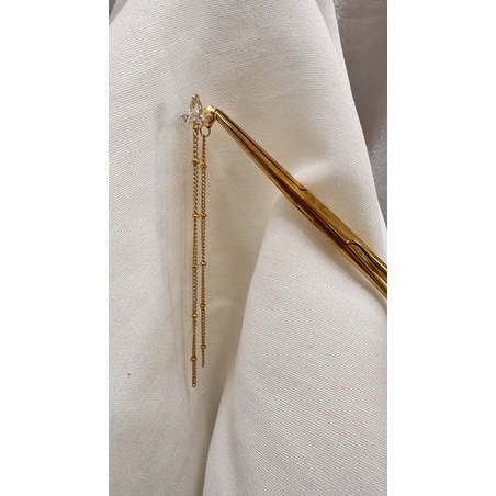 עגיל לוטוס לבן צמוד נשפך