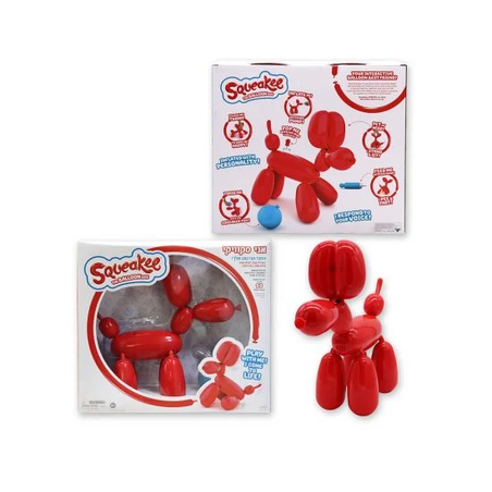 כלב סקוואקי אדום גדול שעושה פעולות