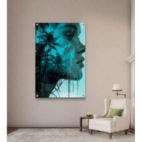 תמונת זכוכית אמנותית – פרופיל פנים נשי המשתלב עם עצי דקל ונוף טבעי בגווני כחול־טורקיז, מבית תכשיט לבית