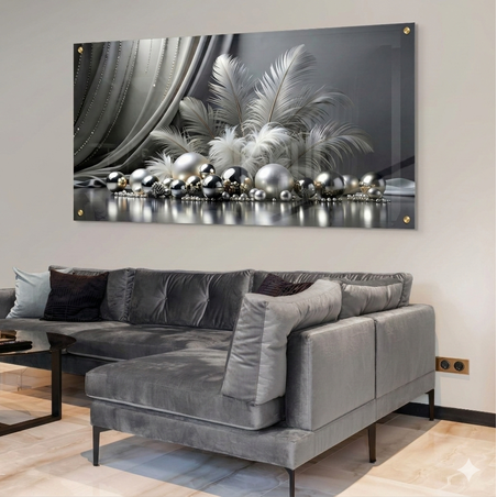 כסף בנוצות – תמונת זכוכית נוצות וכדורים כסופים בשחור-לבן יוקרתי | PN1003