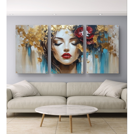 תמונת זכוכית מחולקת לשלושה חלקים עם דיוקן של אישה, פרחים זהובים ואדומים ורקע בגווני טורקיז וזהב