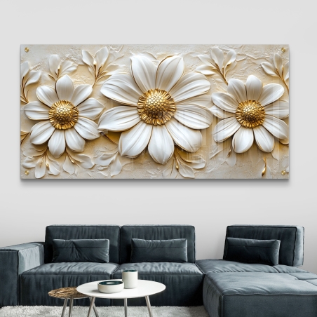 תמונת זכוכית לרוחב עם עיצוב תלת-ממדי של שלושה פרחים בגווני קרם וזהב, המשדרים יוקרה ואלגנטיות, מתאימה לסלון או לפינת אוכל.