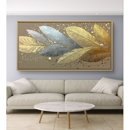 תמונת קנבס לרוחב עם עיצוב של נוצות זהב וכסף על רקע ניטרלי בעיצוב מודרני ואלגנטי.