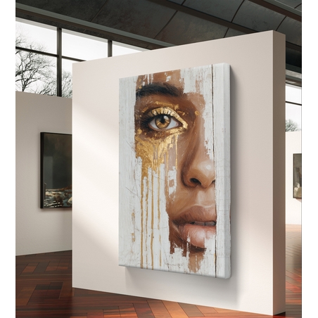 דיוקן נשי אומנותי עם מבט זהוב על קנבס בגווני חום, קרם וזהב בהדפסה חלקה