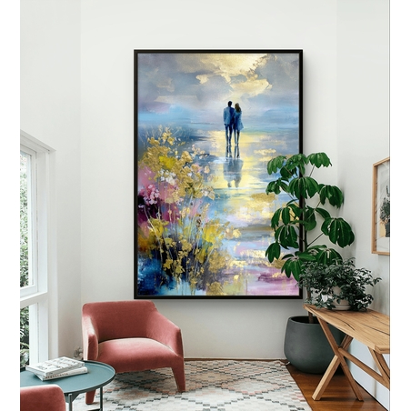 תמונת קנבס אומנותית של זוג עומד מול מים ושמיים בגוונים כחולים וזהב עם מראה ציורי ועדין