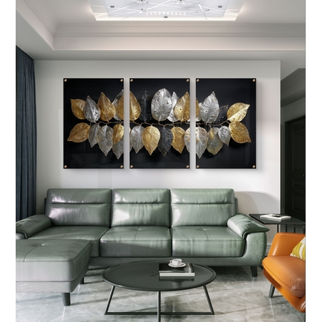 תמונת זכוכית שלשה עם עלים מוזהבים וכסופים על רקע שחור – תכשיט לבית