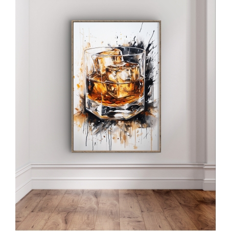 תמונת קנבס של כוס ויסקי עם קוביות קרח, בסגנון אמנותי עם נתזי צבע מודרניים, על רקע לבן ואלמנטים מופשטים.