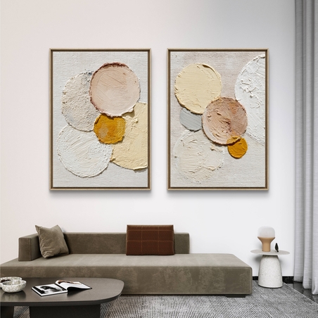 זוג תמונות קנבס עם קומפוזיציית עיגולים בגווני שמנת, בז’ וחרדל, בהדפסה חלקה ללא תבליט, מקולקציית תכשיט לבית.