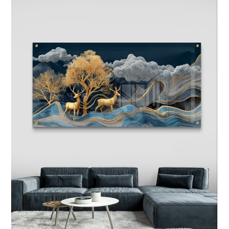 תמונת זכוכית לרוחב – שני צבאים מוזהבים בנוף אמנותי עם עצים ועננים בגווני כחול וזהב, בהדפסה חלקה מבית תכשיט לבית.