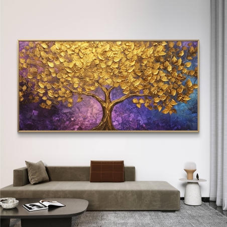 תמונת קנבס רחבה של עץ מוזהב זוהר, על רקע סגול וכחול עמוק, מסמלת יוקרה וצמיחה, מושלמת לעיצוב יוקרתי של הבית.