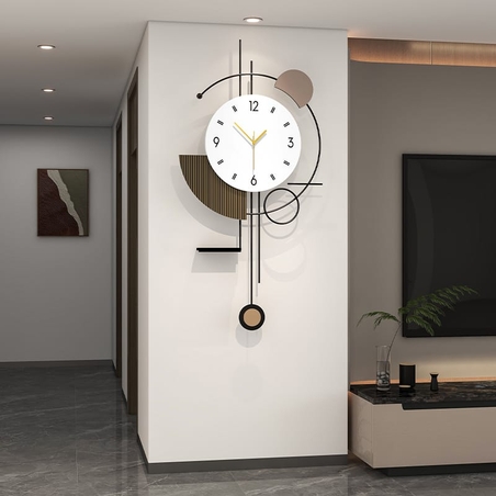 שעון קיר גיאומטרי אלגנטי בצבעי שחור, לבן וזהב-שמפניה, עם מחוגים עדינים ומסגרת ייחודית, תוספת מושלמת לחלל מעוצב.