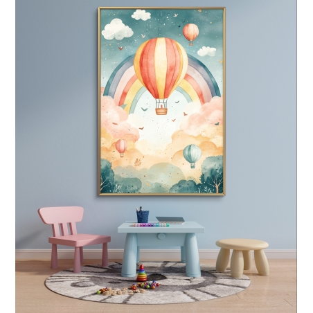 תמונת קנבס לילדים עם איור של כדורים פורחים צבעוניים וקשת בעננים מעל עננים רכים, לעיצוב חלומי ועדין של חדר הילדים.
