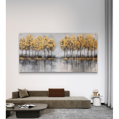 תמונת זכוכית לרוחב עם שורת עצים בגווני זהב והשתקפות על פני מים