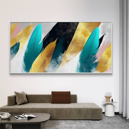 תמונת קנבס רחבה המציגה נוצות בגווני טורקיז, שחור וזהב, בעיצוב אומנותי ייחודי המוסיף יוקרה וצבע לחלל הבית.