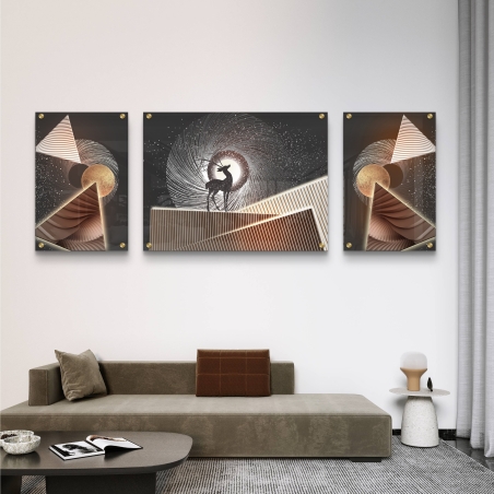 סט תמונות זכוכית מחולקות – אייל על רקע אבסטרקט בגווני זהב ושחור, הדפסה חלקה ויוקרתית מבית תכשיט לבית.