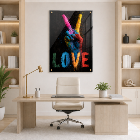 LOVE בצבעי ניאון - תמונת זכוכית אנכית פופ ארט עם יד שלום וטקסט LOVE על רקע שחור – דגם MTG9333