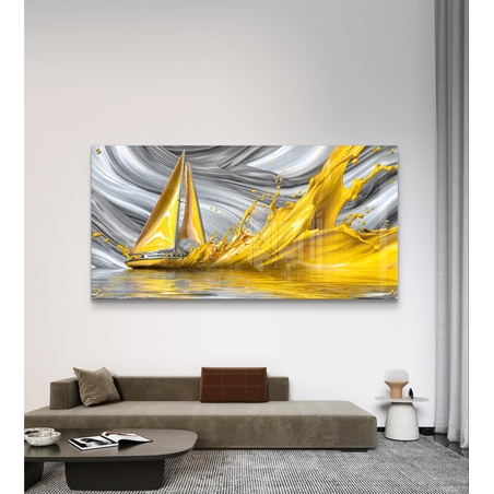 תמונת זכוכית לרוחב עם סירה ומפרש זהוב בתנועה דרמטית על רקע גלים אפורים