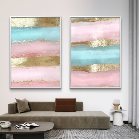 זוג תמונות קנבס בגווני ורוד, תכלת וזהב, עם מרקמים עדינים ועיצוב רך, מתאימות להשלמת עיצוב חללים אלגנטיים והרמוניים.