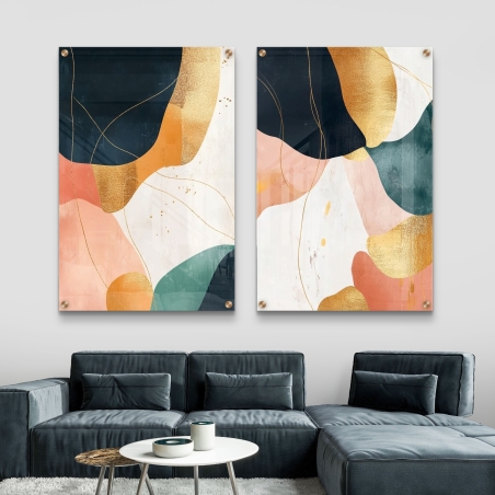 זוג תמונות זכוכית עם עיצוב מודרני בגוונים של ורוד, כתום, ירוק כהה וזהב, עם קווים מינימליסטיים ואלגנטיים לחלל מעוצב ומוקפד.