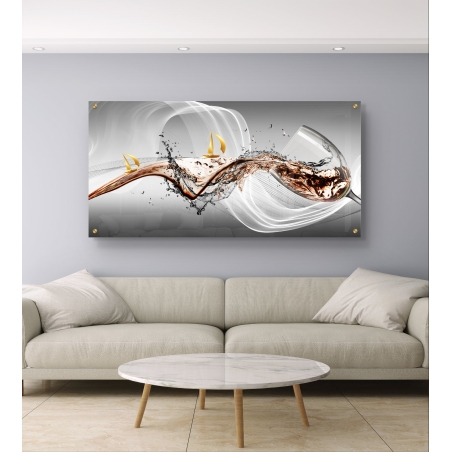 תמונת זכוכית לרוחב עם כוס יין מתהפכת שהופכת לגל עם סירות מפרש – ים בכוס יין