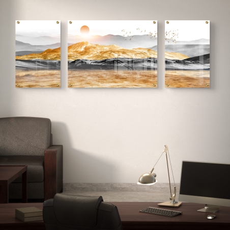 שלישיית תמונות זכוכית מחולקת עם נוף הררי זהוב, שמש זורחת וציפורים – בעיצוב יוקרתי ומרשים