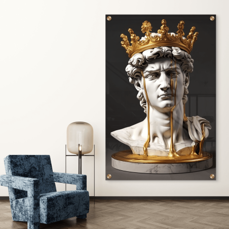 תמונת זכוכית של פסל רנסנסי עם כתר זהב ונזילות זהב לאורך הפנים והבסיס, מתוך קולקציית M-X ART לעיצוב יוקרתי.