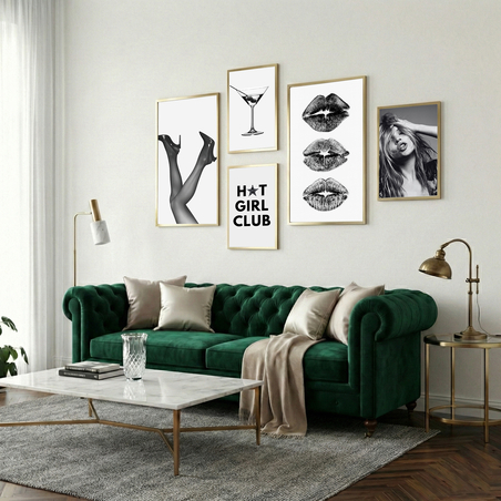 סט קנבס של חמש תמונות שחור לבן עם אייקונים של אופנה, נשיות וטקסט גרפי בעיצוב מודרני