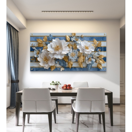 תמונת זכוכית בעיצוב פרחים לבנים וזהובים על רקע פסים כחולים – יצירת אמנות יוקרתית מבית תכשיט לבית.