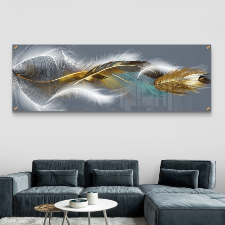 תמונת זכוכית פנורמית עם נוצה בגווני זהב, טורקיז ולבן על רקע כחול-אפור, מודפסת בהדפסה חלקה מבריקה ואיכותית.