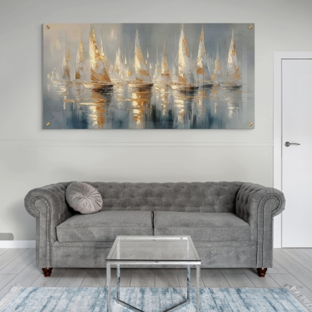 תמונת זכוכית לרוחב עם ספינות מפרש בגווני כחול וזהב המשקפות אור על פני המים, מבית תכשיט לבית