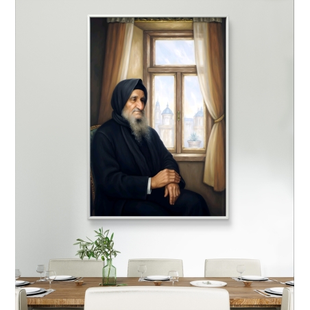 תמונת קנבס אומנותית של הבבא סאלי יושב ליד חלון פתוח, ברקע נוף קסום עם מבנים רוחניים. תמונה מלאת קדושה, ברכה ואור, מתאימה לבית יהודי, לבתי כנסת ולחללים המעוניינים לשדר עומק ורוחניות.